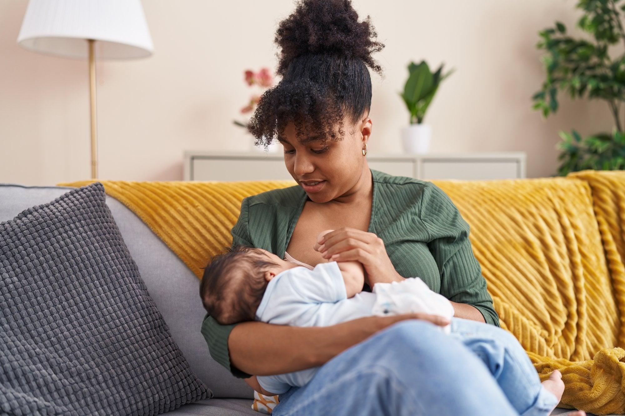 How to soothe sore breasts during breastfeeding